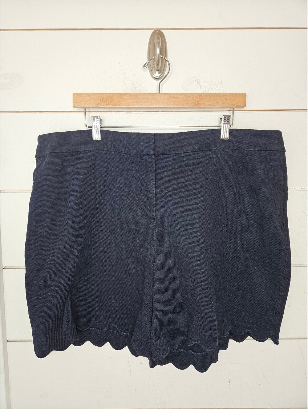 Talbots size 20W navy blue cotton shorts with scalloped edging